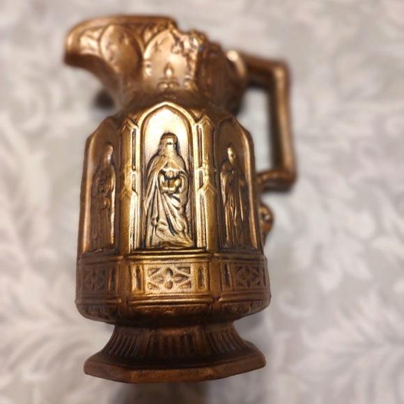 🔸🌿🔸Exquisite Vtg 60's Gothic Revival Apostles Gold & Green Display Pitcher - Picture 4 of 16